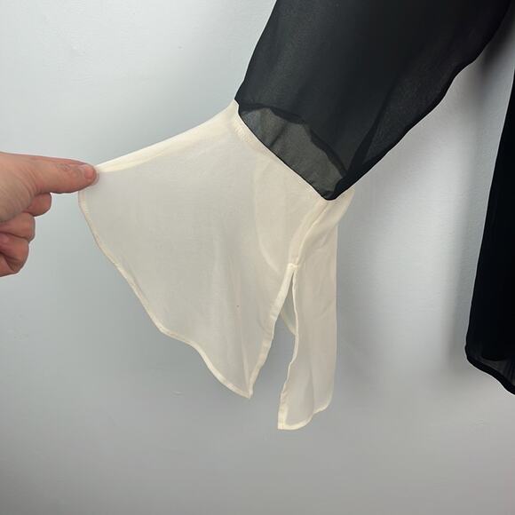 Patterson J. Kincaid Black & Cream Romantic bell sleeve blouse - Picture 2 of 8